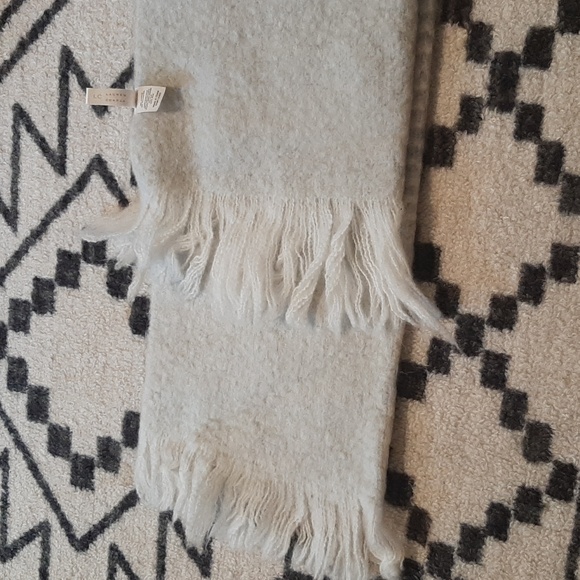 Scarf - Picture 4 of 4